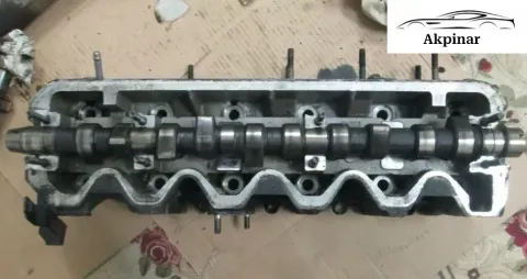Background image for Original VW Golf VI Zylinderköpfe 076103373D